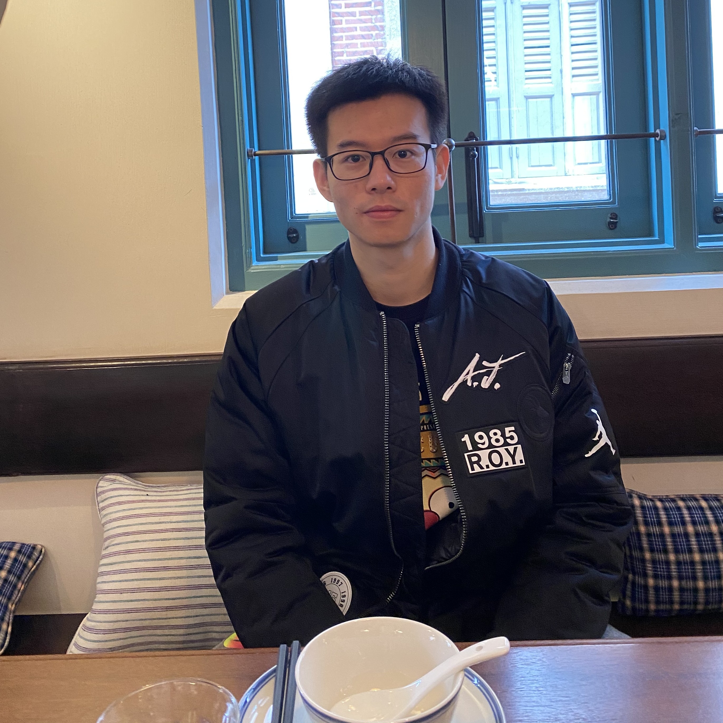平淡笑绝影的照片