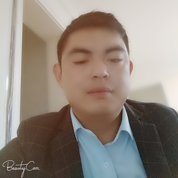 正愁花落进的照片