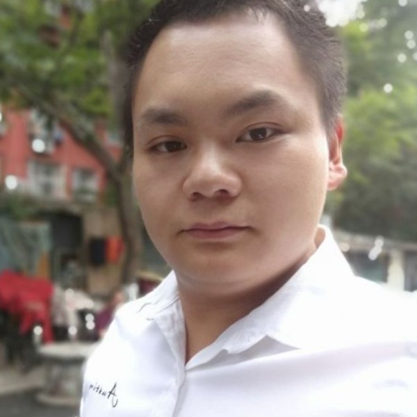 四角枫叶的照片