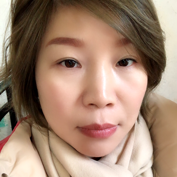 正直等待枕头的照片