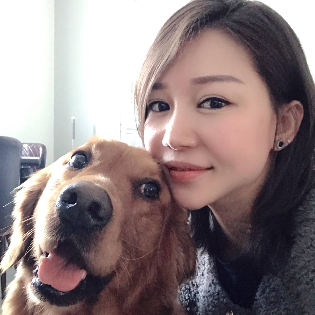 绕指尖的照片