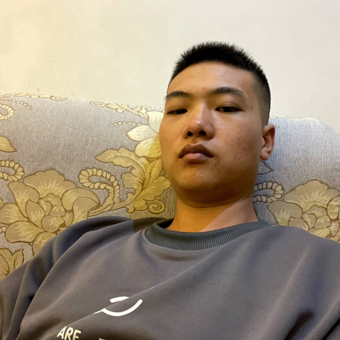 纯真笑红牛的照片