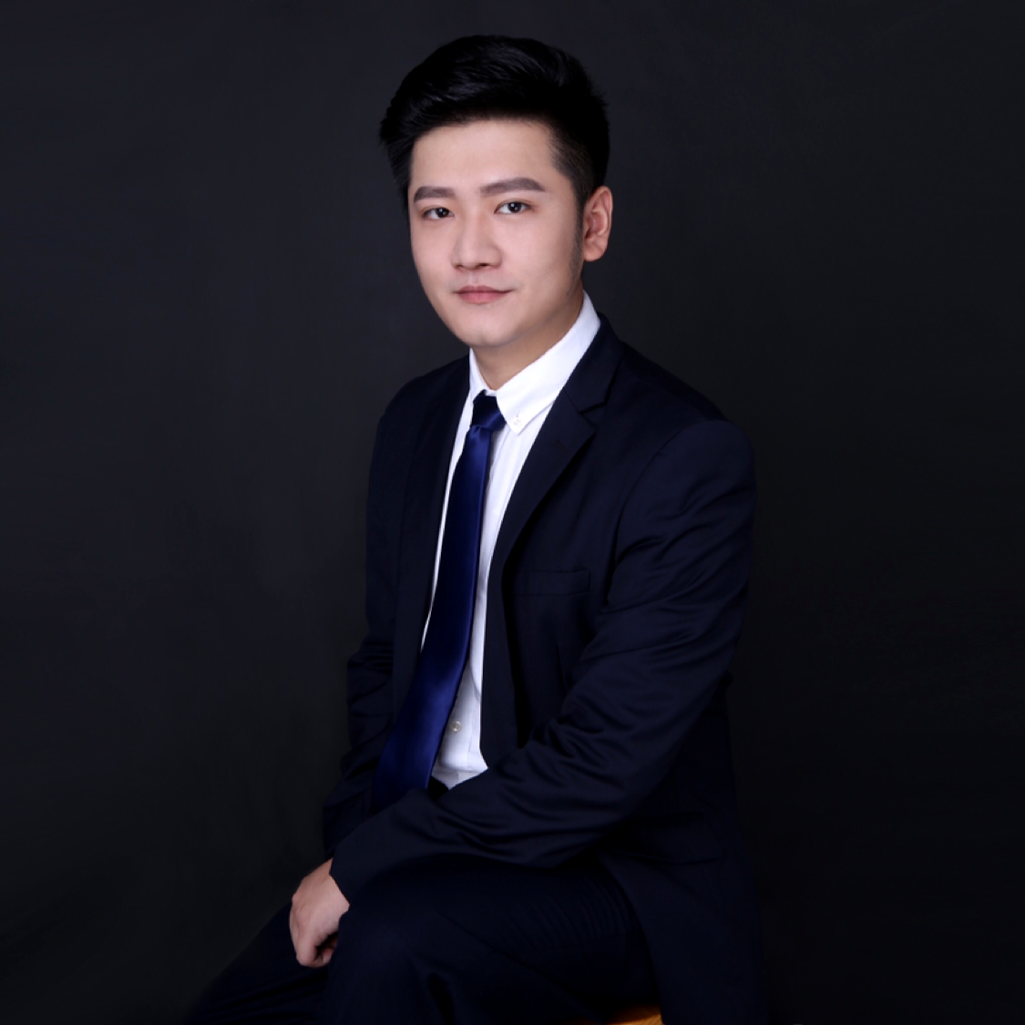 帆布鞋闻拉长的照片