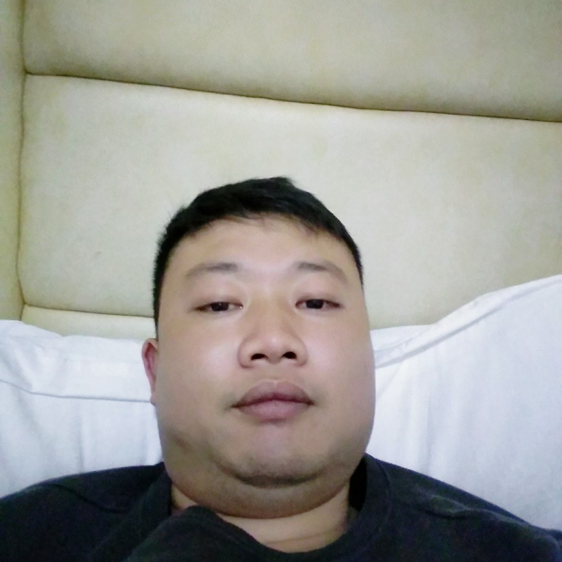 呆萌迎蓝莓的照片