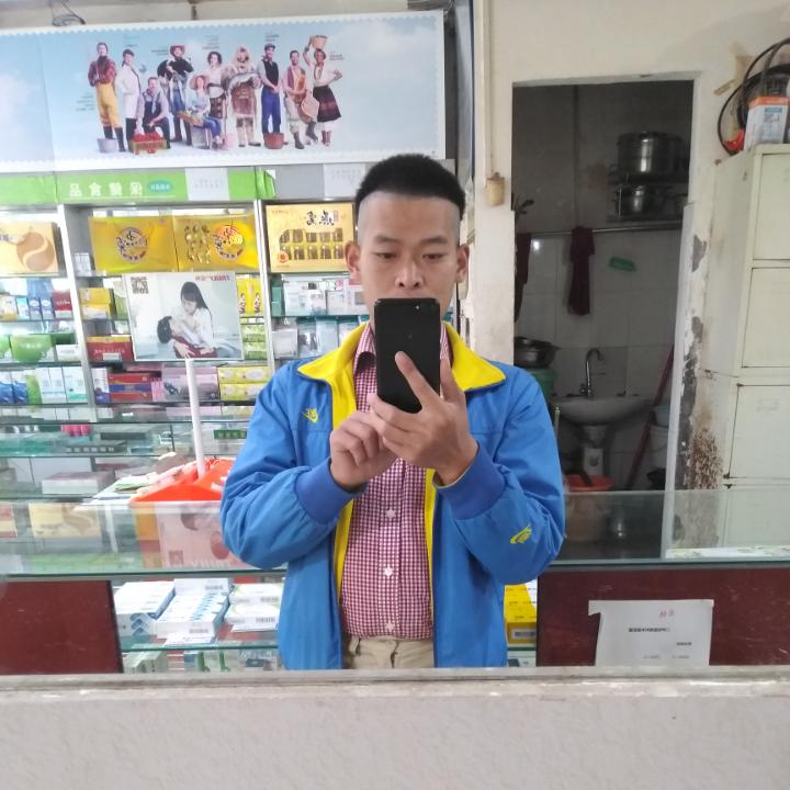 想人陪踢紫菜的照片
