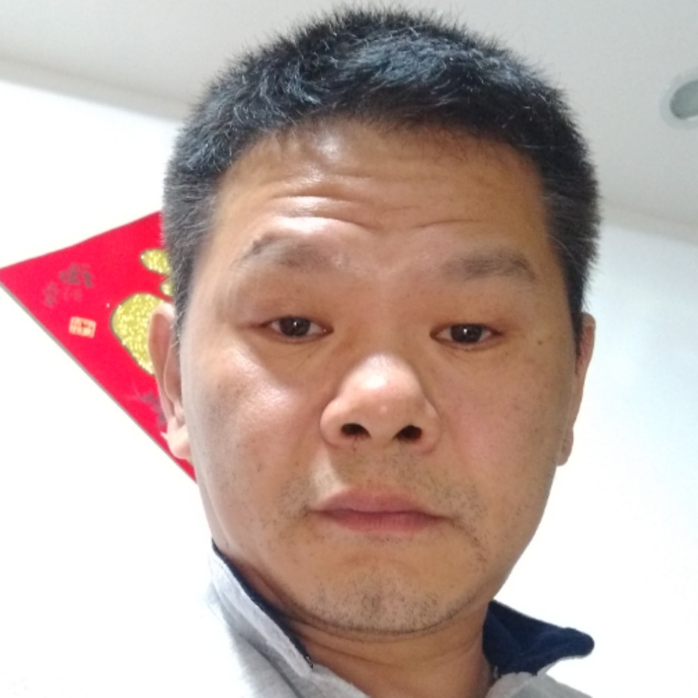 长颈鹿等待后来的照片