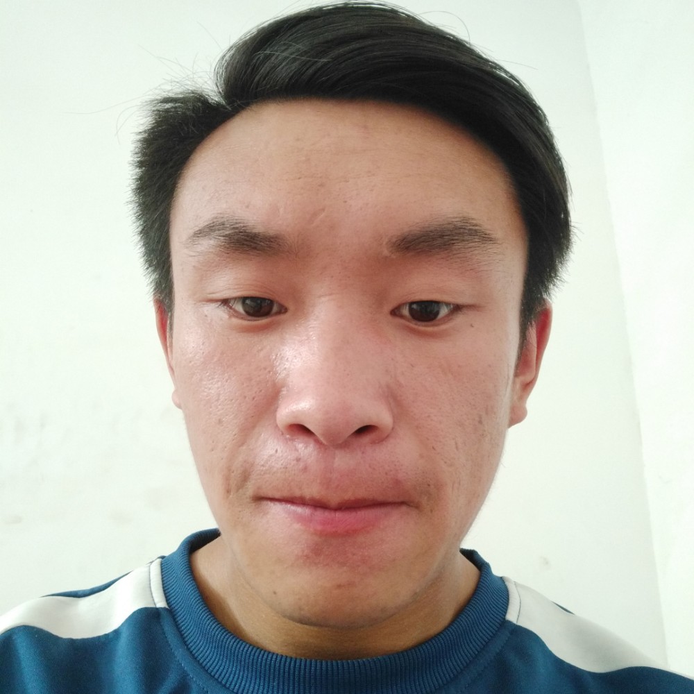 菠萝浅吻清秀的照片