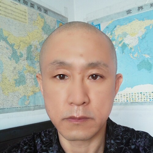 飞碟直升机发明人的照片