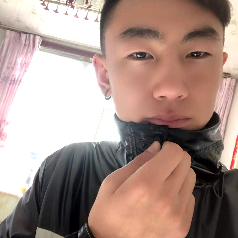 大胆拿冰淇淋的照片