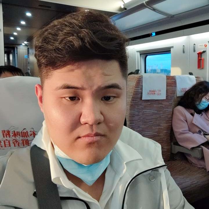 同恩的照片