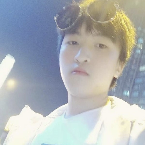 江小冰的照片