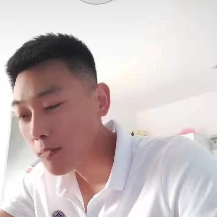 坦率碧影jjj的照片