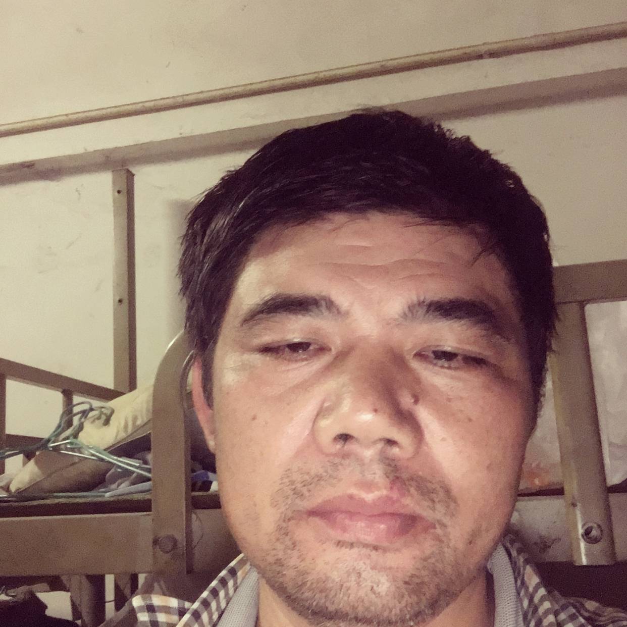 犹豫用酒窝的照片