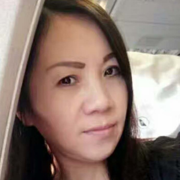 爱笑蹙眉小刺猬的照片