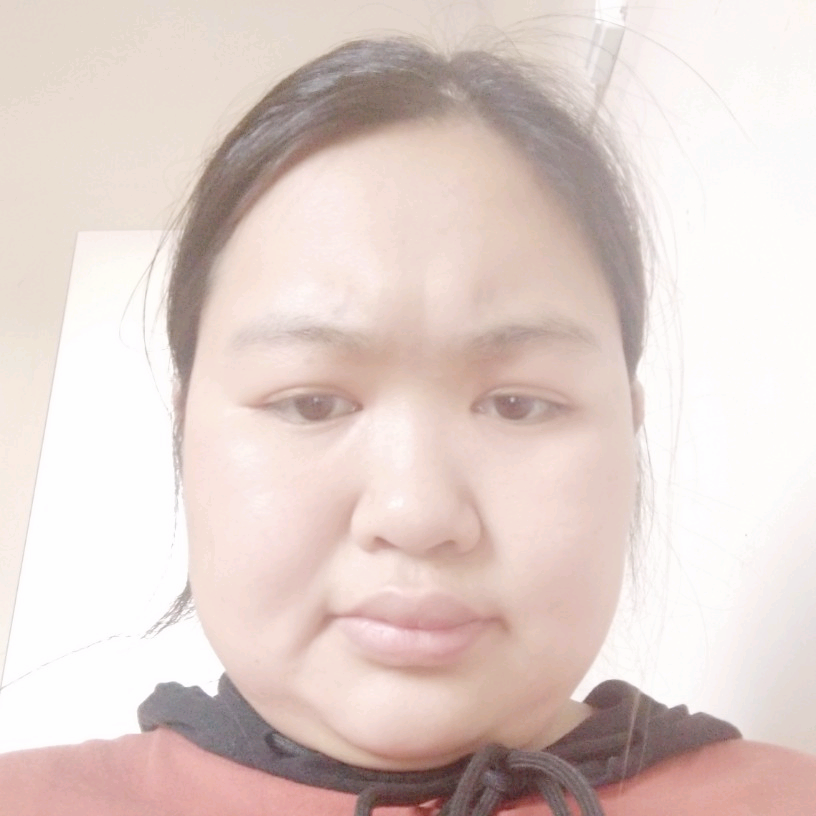 含羞草蹙眉甜美的照片