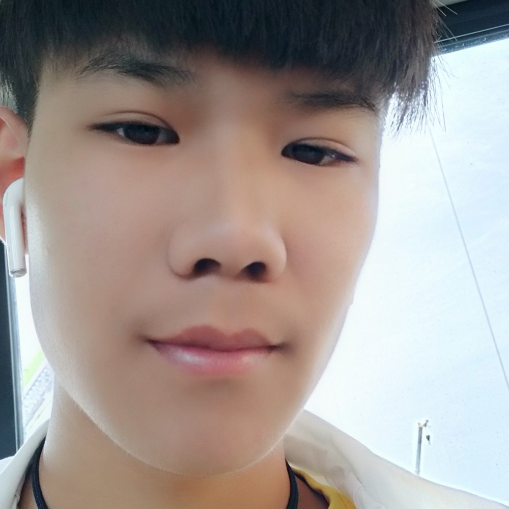 尘宵与烂漫的照片
