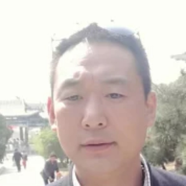 凌云东方的照片