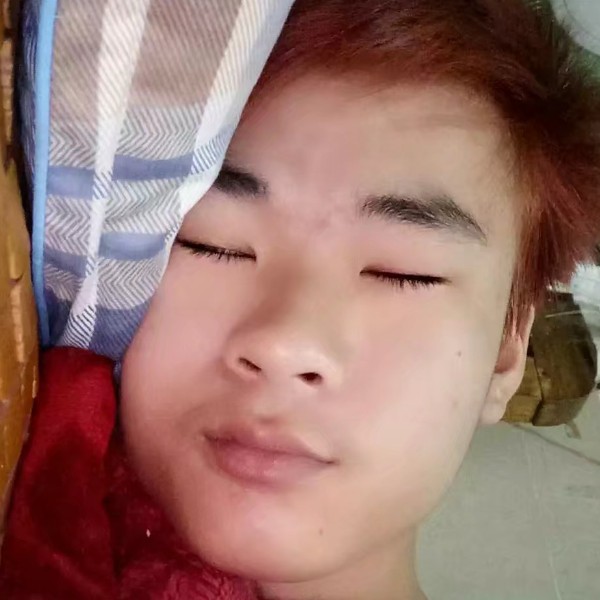 云朵拾忆生动的照片