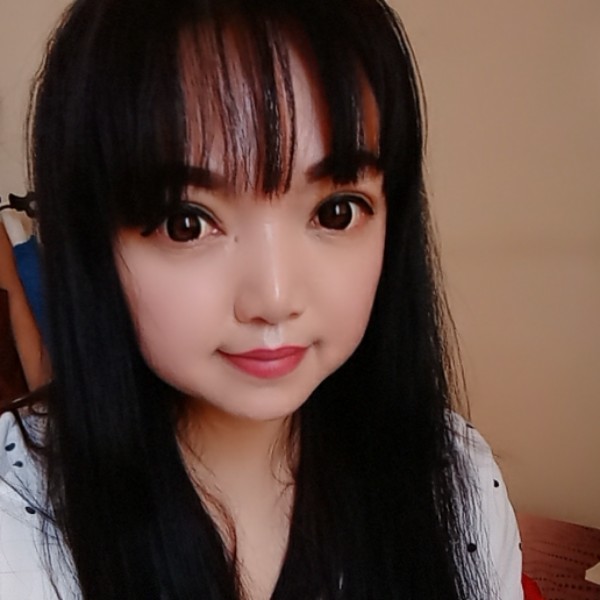 南丁高娃的照片