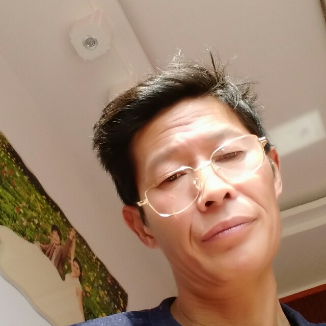 慈祥爱恋龙猫的照片
