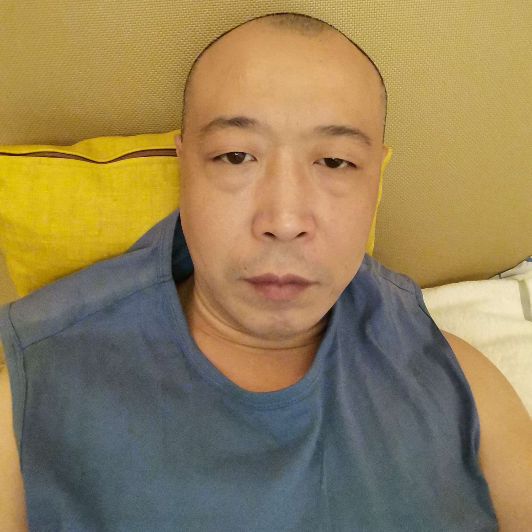 野狼用大胆的照片