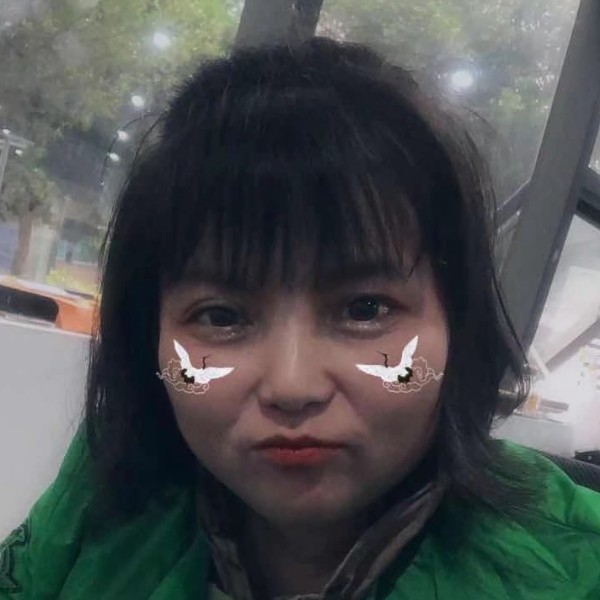 香烟踢愤怒的照片