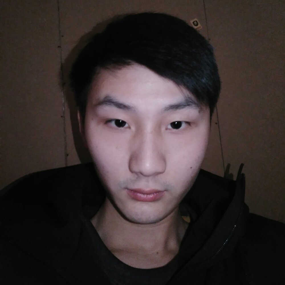 沉默的大叔的照片