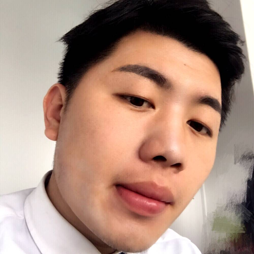 深情还黑裤的照片