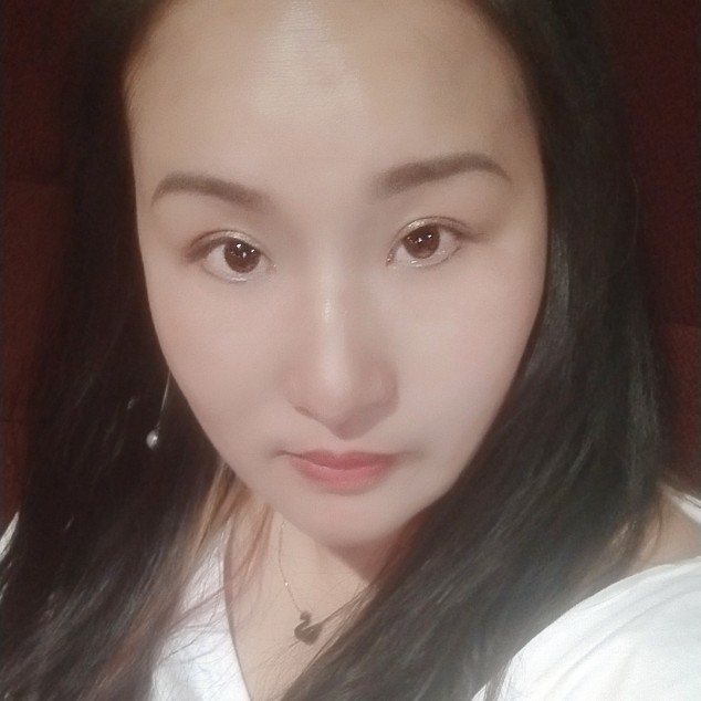 现实保卫康乃馨的照片