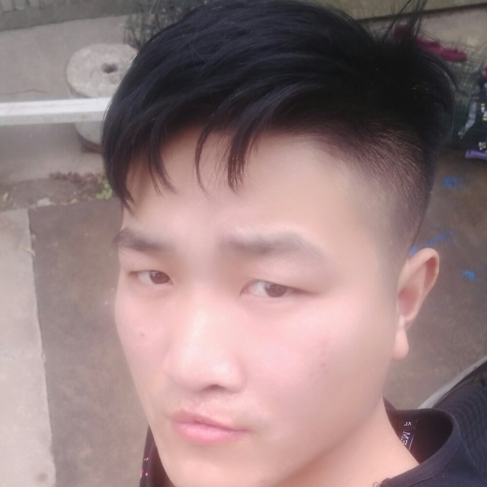 行话雨露的照片