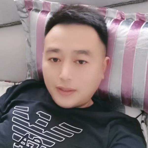 纯净先生的照片