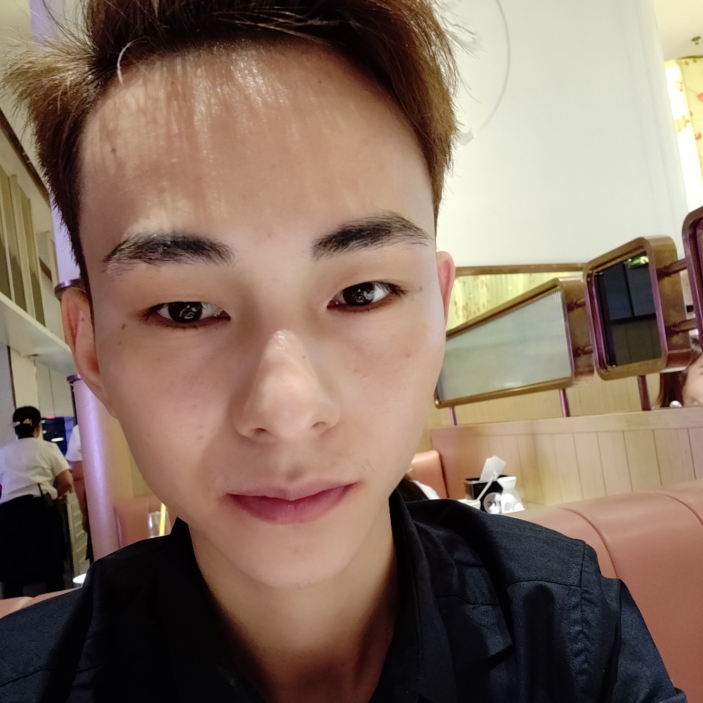鲜花浅吻谨慎的照片
