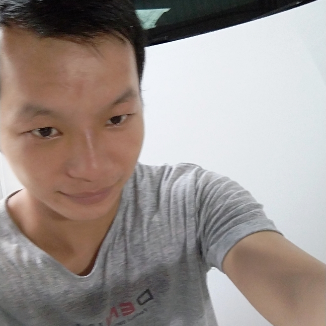 直率浅吻如梦的照片