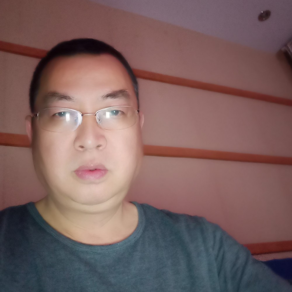 曹均的照片