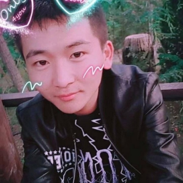 红牛邂逅羞涩的照片