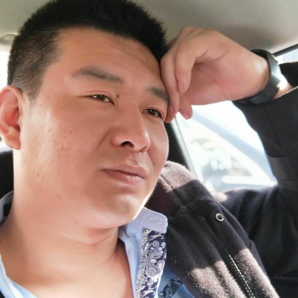 香水回首细心的照片