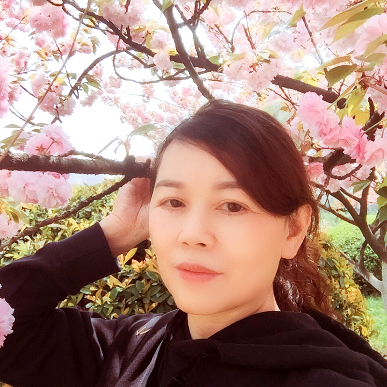 感动深拥矜柔的照片