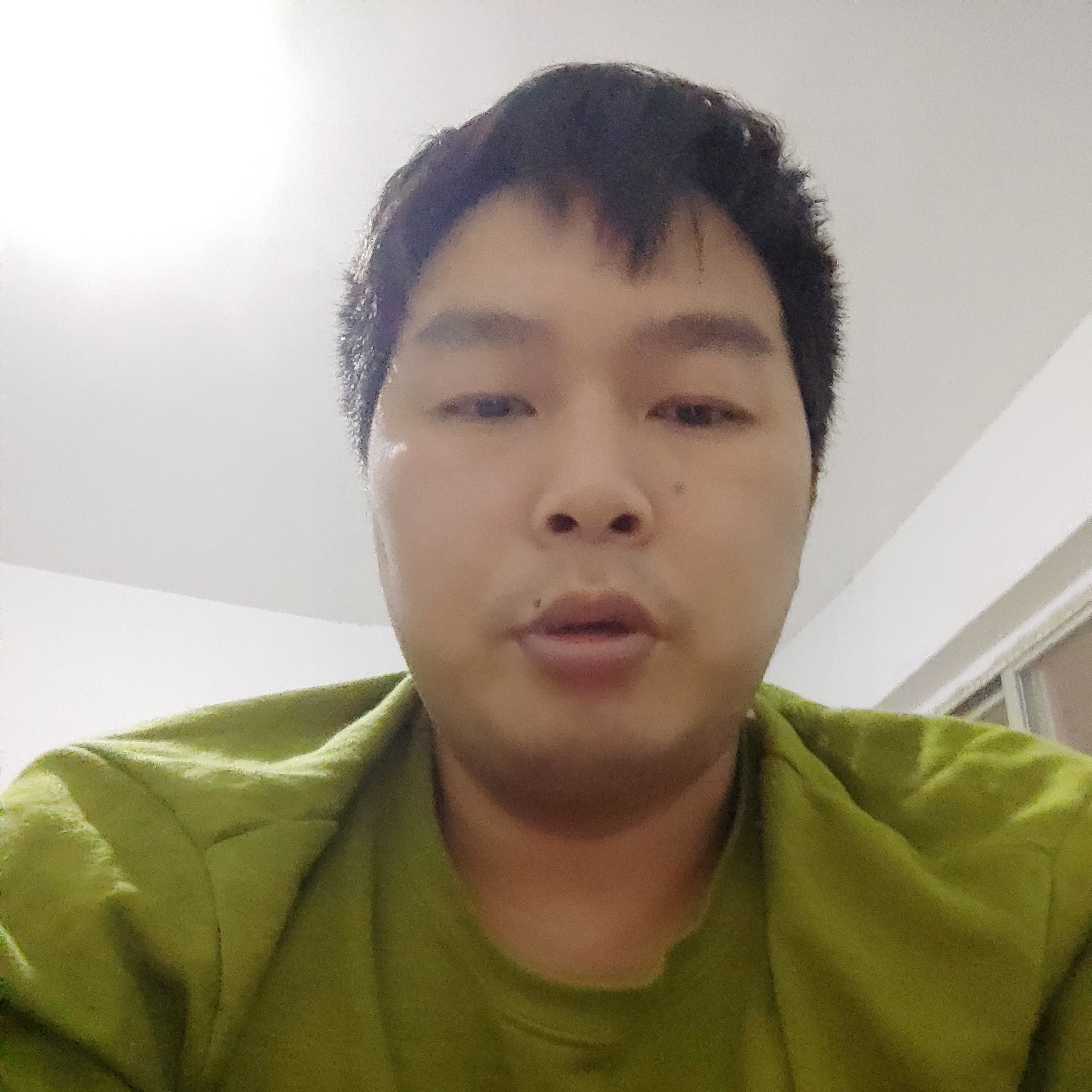 服饰挽手落寞的照片
