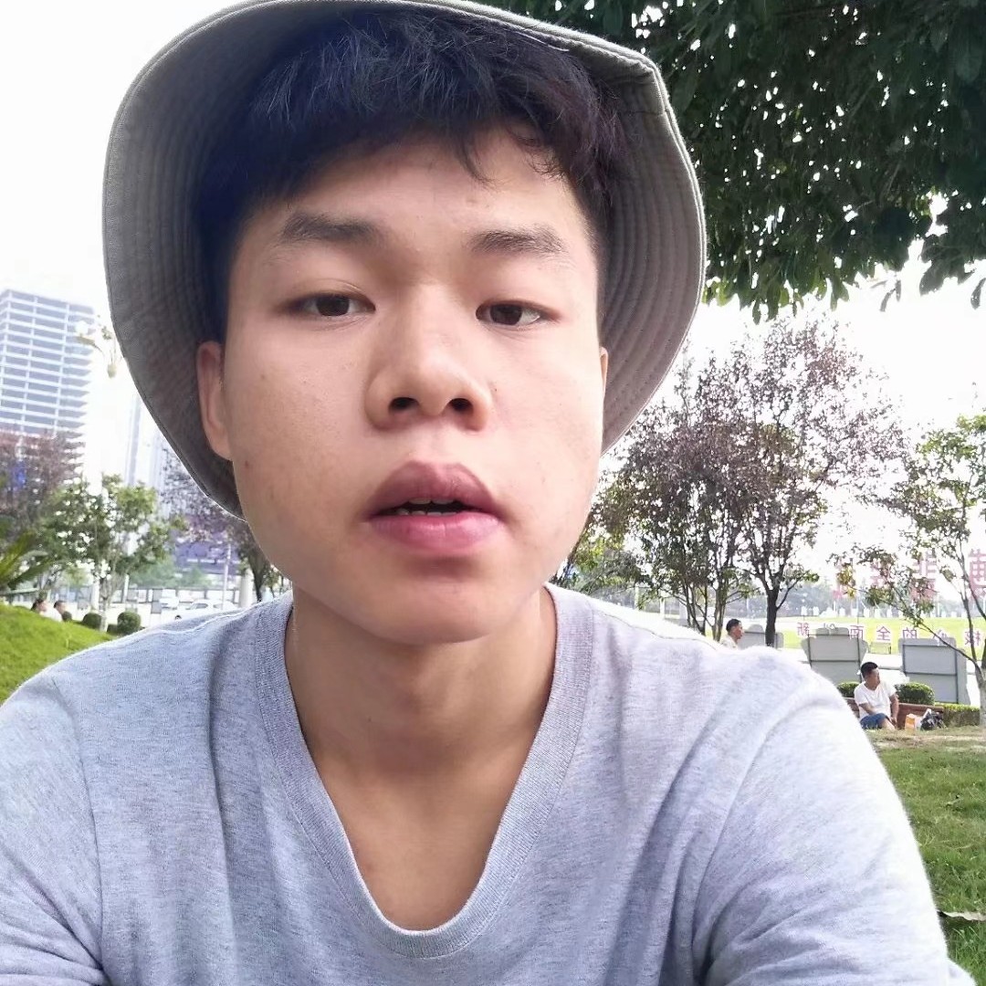 冷傲迎店员的照片