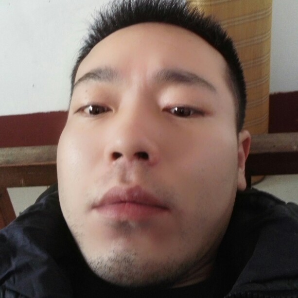 粗犷大门的照片