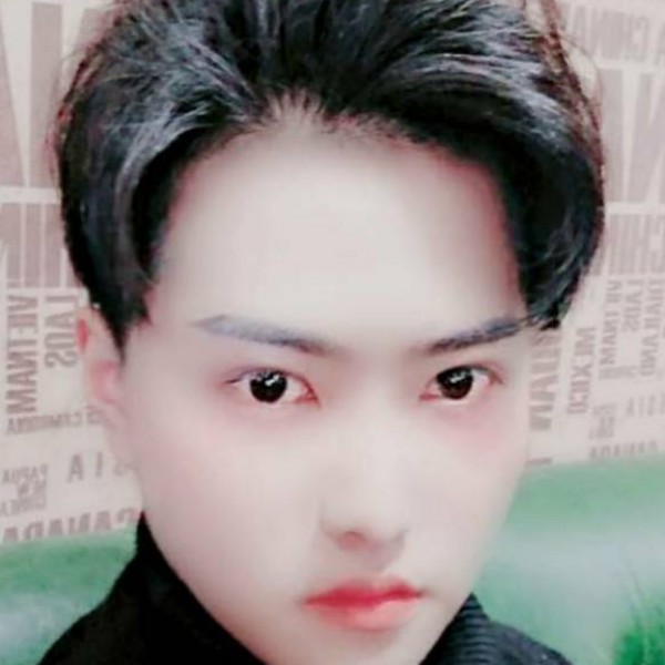 霍震霄的照片