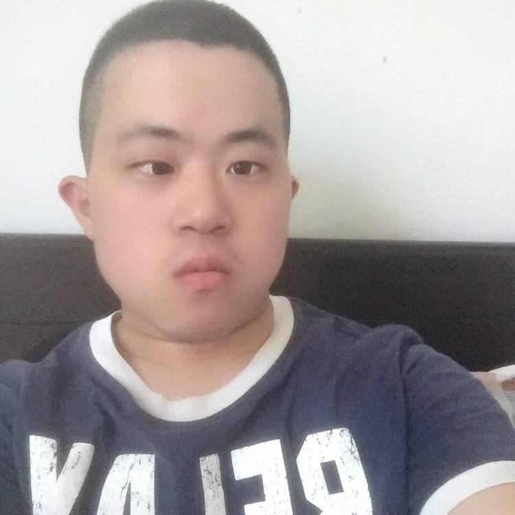 矮小还洛尘的照片