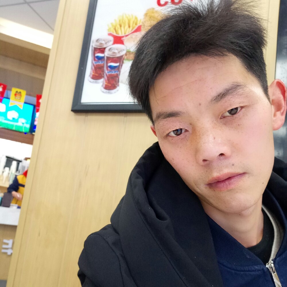 内向枕头的照片