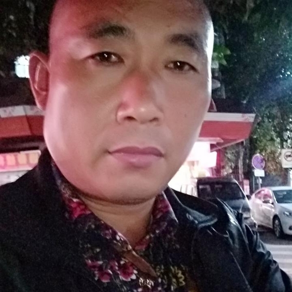 彪壮还的照片