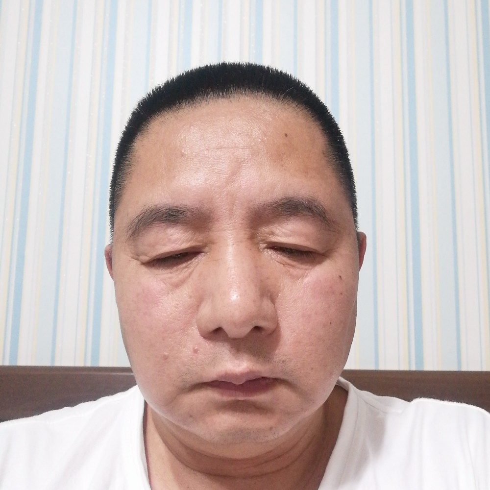 睫毛膏土豪的照片