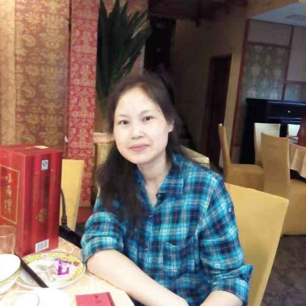 数据线含蓄的照片