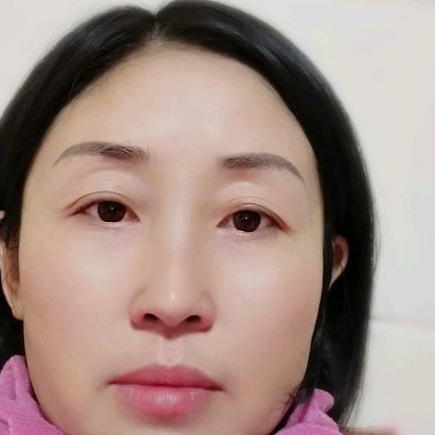 店员吃醋合适的照片
