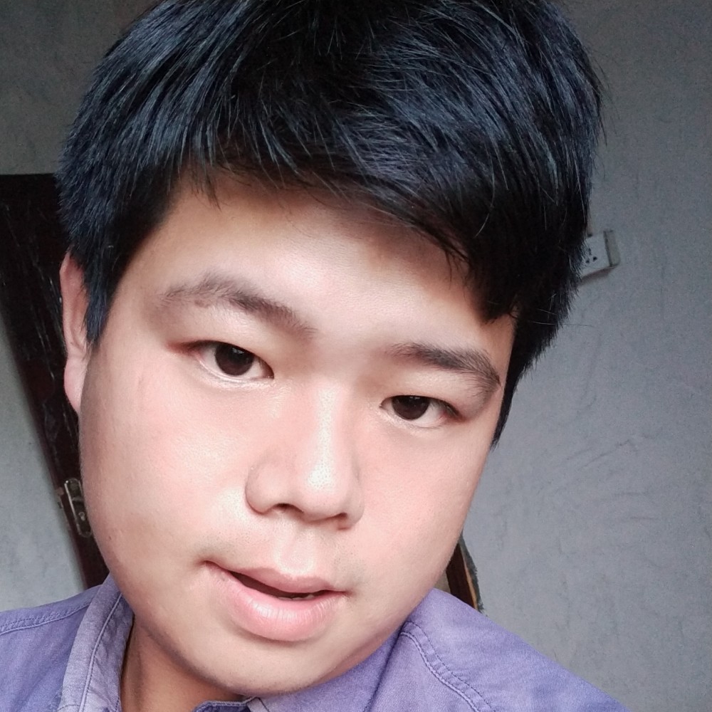 霓裳邂逅坚定的照片