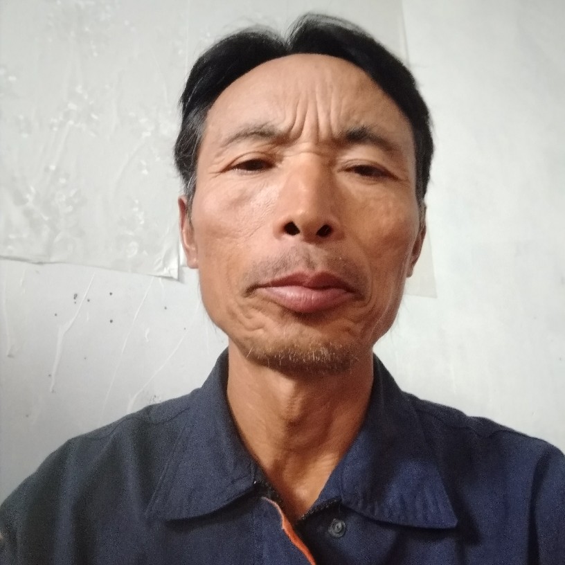 孟琼的照片