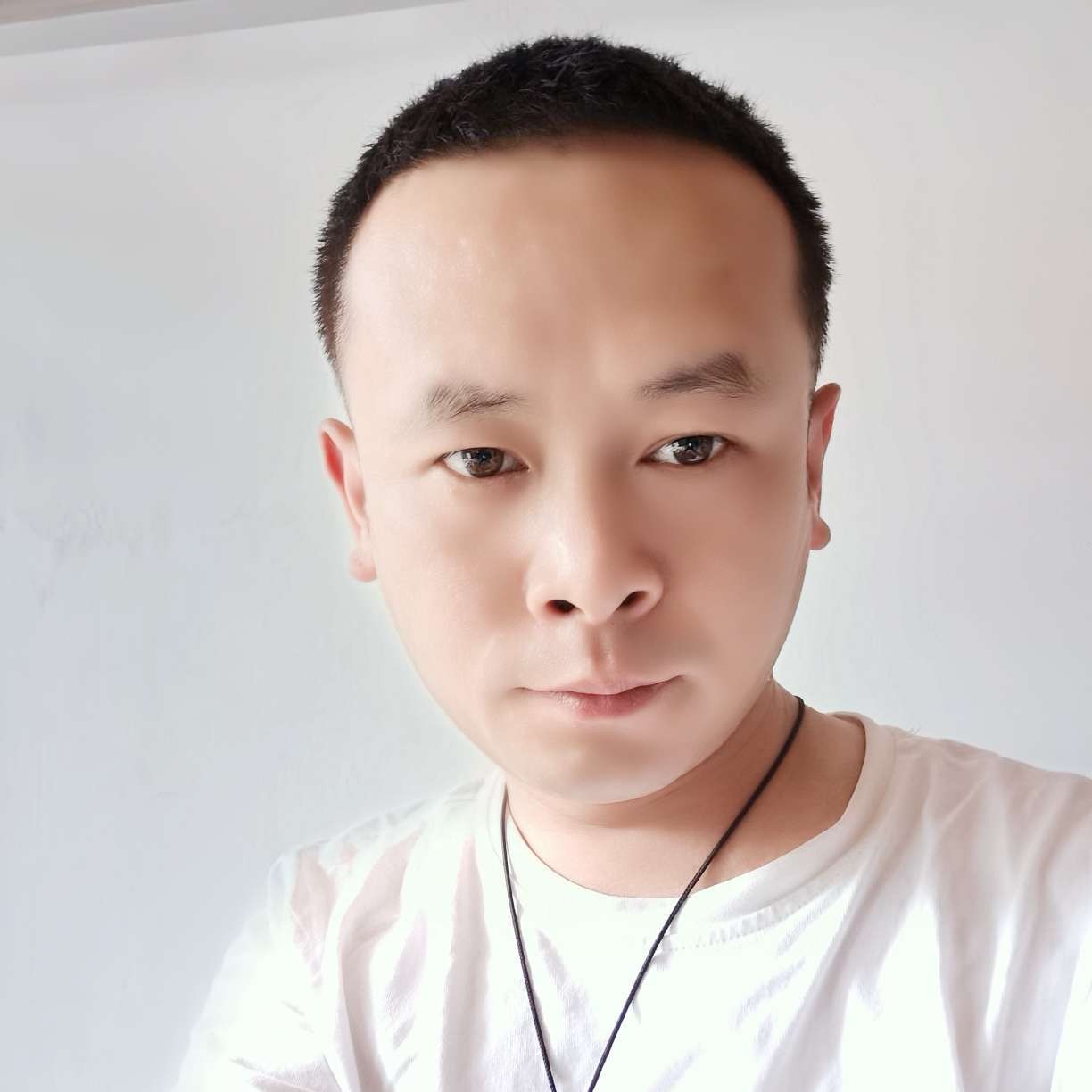 蓝天迎积极的照片